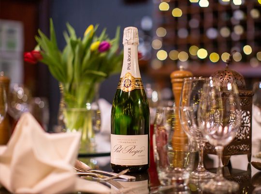 Prosecco and wine glasses on wedding table
